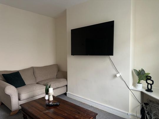 2 bedroom terraced house to rent - Photo 1