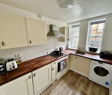 2 bedroom semi-detached house to rent - Photo 5