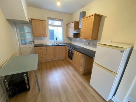 106 My Lady`s Road, Ravenhill, Belfast, BT6 8FB - Photo 4