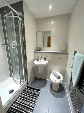 Property to rent - Photo 2