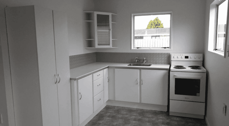 Renovated 2 Bedroom Unit with shared garage - Photo 2