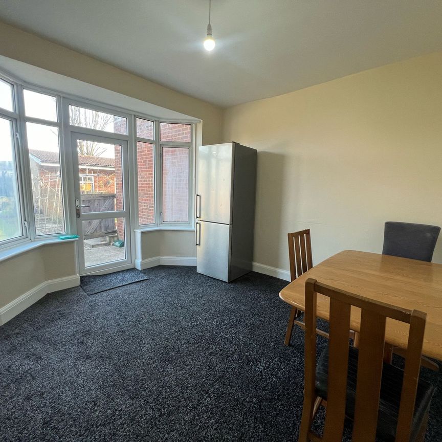 Lady Margaret Road, Southall, UB1 2NH - Photo 1