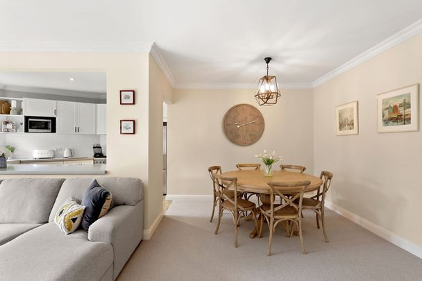 Luxurious 2 Bedroom Unit With 2 Car Lock Up Garage In The Heart Of Roseville - Photo 1