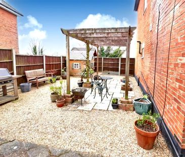 1 bedroom in a house share to rent - Photo 5