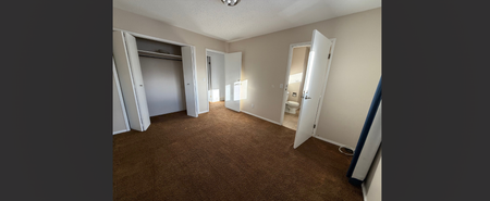 Large main floor suite in Sutherland - Photo 2