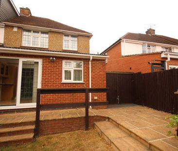 3 bedroom semi-detached house to rent - Photo 3