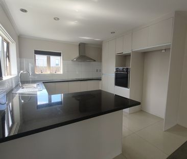 MANGERE EAST, 4 BEDROOMS - Photo 3