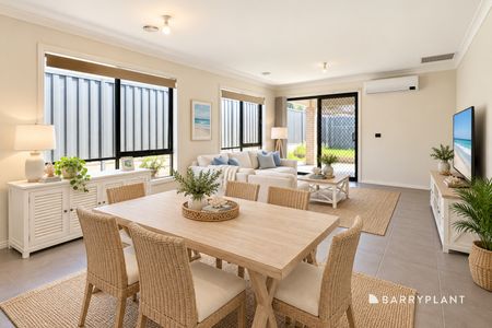 Spacious Family Living in a Convenient Pakenham Location - Photo 2
