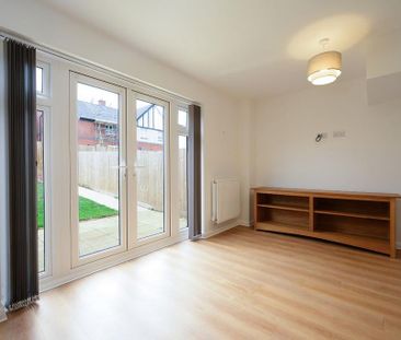 3 bedroom terraced house to rent - Photo 2