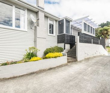 24 Franklyn Road, Tawa - Photo 2