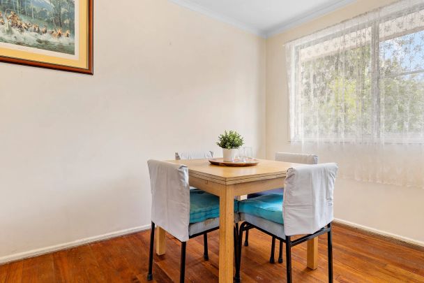 Spacious Split-Level Family Home with Great Outdoor Living ! - Photo 1