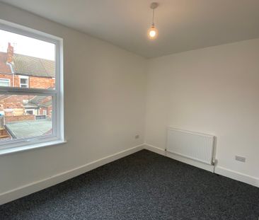 3 bedroom Mid Terraced House to let - Photo 3