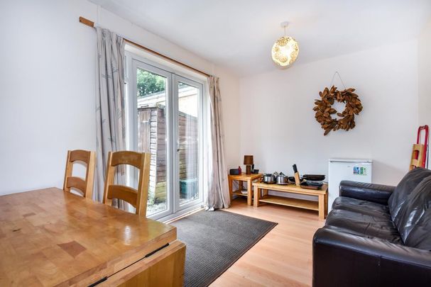 4 bedroom terraced house to rent - Photo 1