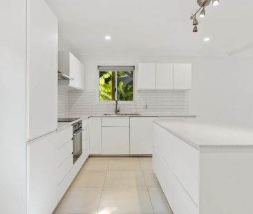 Modern, Spacious & Light-Filled Unit in Brighton with Pool Access! - Photo 4