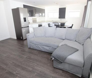 1 bedroom penthouse to rent - Photo 3