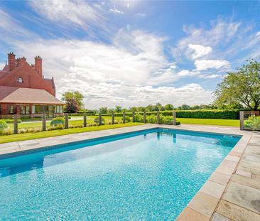 Exceptional luxury home in West Cheshire with swimming pool, stable... - Photo 4