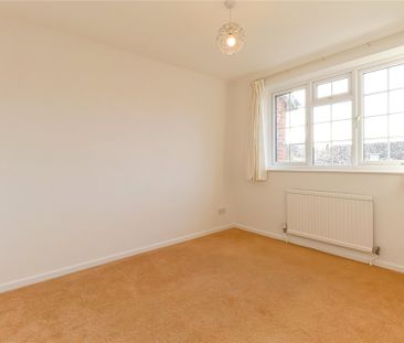 4 bedroom House in Langdale Close, Maidenhead - Photo 6
