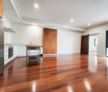 STUNNING 2x2 APARTMENT IN CBD - Photo 1