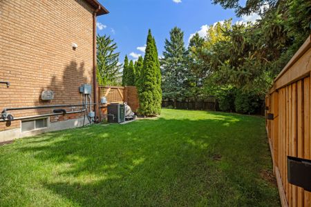 For Lease - 5 Waverley Crescent, Richmond Hill, Ontario - Photo 2