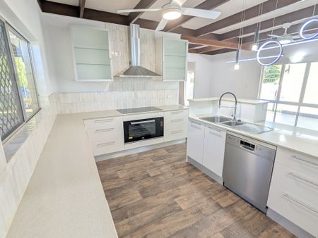 24 Fairview Street, Bayview Heights QLD 4868 - House For Rent | Domain - Photo 5