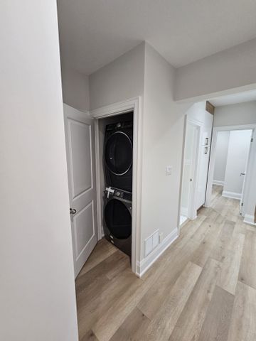 For Lease - 41 Sugarbush Square, Toronto, Ontario - Photo 5