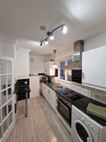 1 Bed Flat, Henry House, SW8 - Photo 5