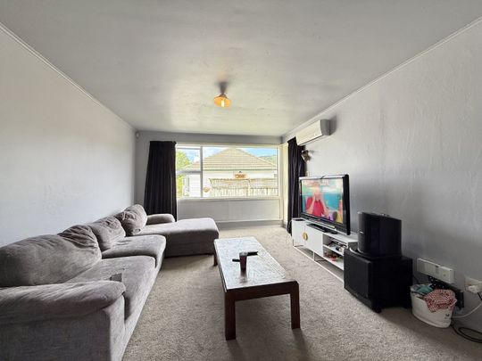 3-Bedroom Home in Trentham - Large Section - Photo 1