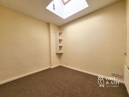 18 Low Road, Lisburn, BT27 4TJ - Photo 2