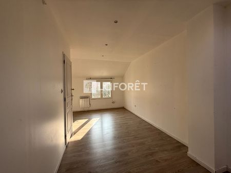 House - Photo 3