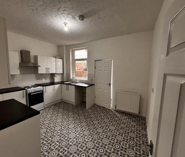 2 bedroom terraced house to rent - Photo 4