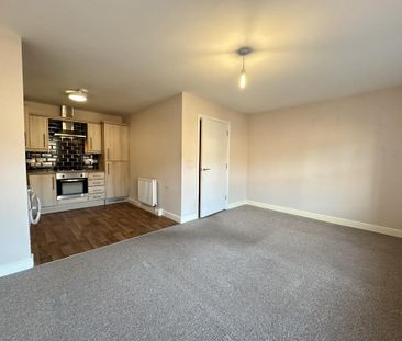 2 bedroom flat to rent - Photo 2