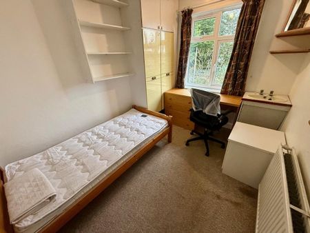 5 bedroom semi-detached house to rent - Photo 4