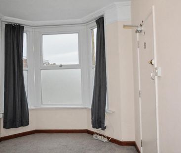 Ground floor flat to rent - Photo 1