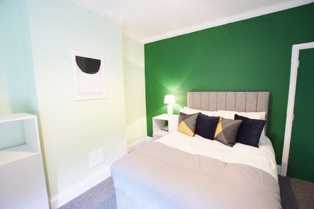 1 bedroom in a house share to rent - Photo 4