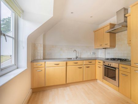 Flat to rent on - Photo 2