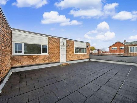 Parr Lane, BL9 - Photo 4