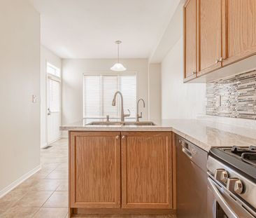 For Lease - 3062 Janice Drive, Oakville, Ontario - Photo 3