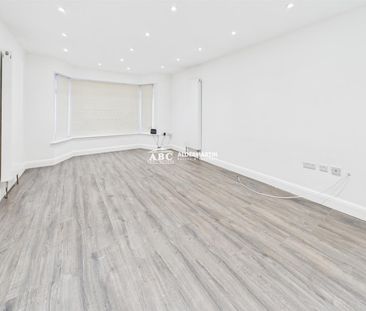 Edgwarebury Lane, HA8 8QL - Photo 1