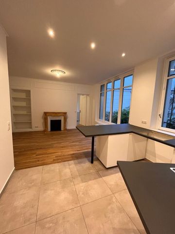 location Appartement T2 DE 41m² À PARIS 16 - Photo 2