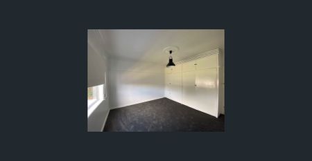 SPACIOUS FAMILY LIVING - Photo 2