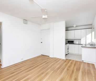 Ground-Floor Apartment in Sought-After Riverside Location - Photo 1