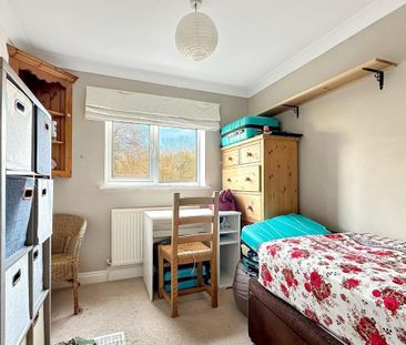 4 bedroom semi-detached house to rent - Photo 3