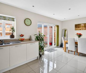 4 bedroom detached house to rent - Photo 5