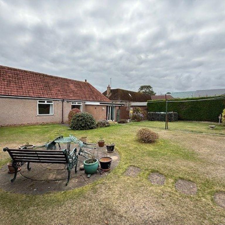 3 bedroom detached house to rent - Photo 1