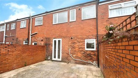 3 bedroom terraced house to rent - Photo 5