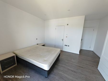 2 Bed Flat, Supreme Point, E16 - Photo 4