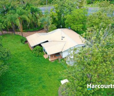 HUGE FAMILY-SIZE HOME IN APPLE TREE CREEK - Photo 4