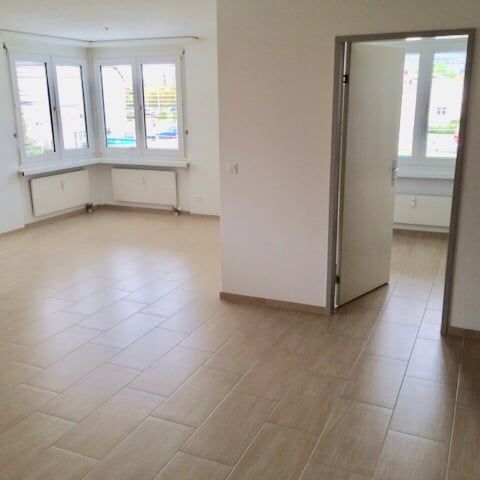 4.5-Zimmer-Wohnung mit Balkon in Oensingen - Foto 1
