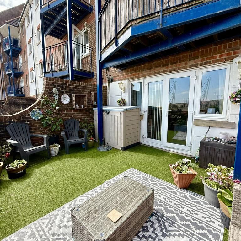 2 bedroom apartment to rent - Photo 1