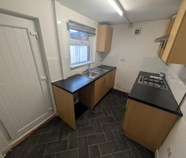 2 bedroom terraced house to rent - Photo 6